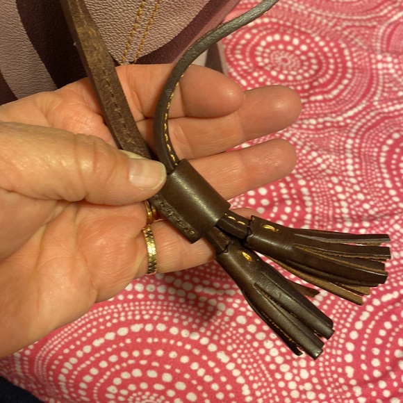 Dooney and Bourke large tote.  New with tag - Picture 4 of 14